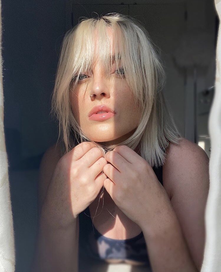 hourly perrie (@pehourly) on Twitter photo 