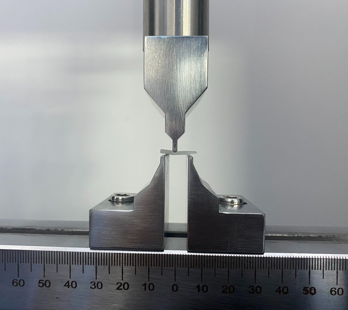 Aria112244's tweet image. Fiber post, three-point bending test for maximum protection against root fracture
Good price, welcome to consult
PM me or email:aria112244@gmail.com
📱+8618948987800
#fiberpost #dentalsupply #dental #Providers