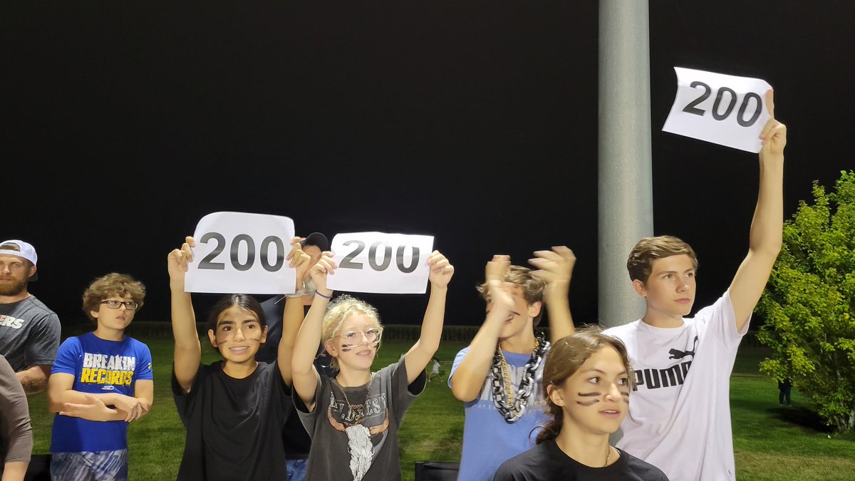 Travis_Klanecky's tweet photo. Wood River coach @oleballcoach1 picks up his 200th career win with a 44-20 victory over Gibbon.
#nebpreps
@Local4_Sports @MasonKernMedia @_maggiekastraba @SpencerSchubert @JoeScanlanTV https://t.co/twGg6T98au