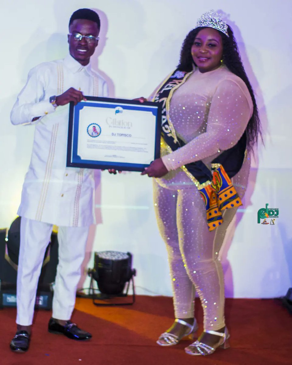 premierdjawards's tweet photo. Winners Being Awarded.
#premierdjawards22 #PDA22 #dj #GhanaDJs #internationaldjs #thenextleveldj #skills #talents #music #share #djs #africandjs #GlobalDjs https://t.co/Rf8n0WlJaU