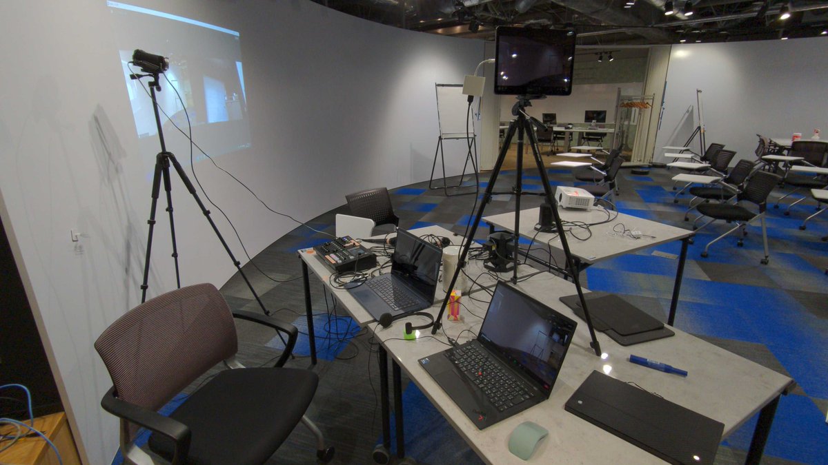 acomacom's tweet photo. ・対面とオンラインが相互に対話できる、ハイブリッド形式のインターンを開催
・専用機材を活用して工夫を重ねて成功!
・音質・画質・一体感が次の課題
対面とオンラインが相互に対話できるインターンを自力運営した|@acomacom #note #vr4hd https://t.co/gFeKZufsZc https://t.co/hdRkyAZcO6
