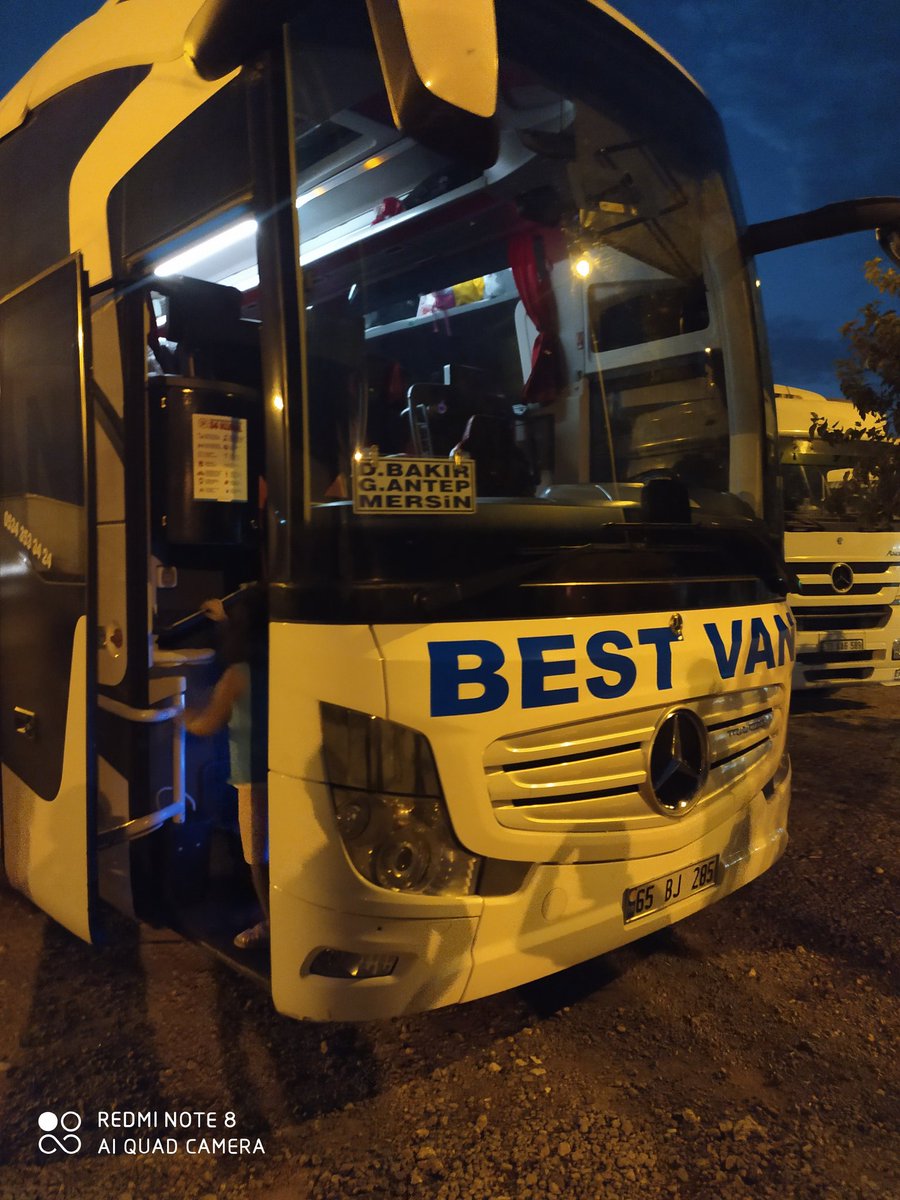 YunusAs30654843's tweet photo. Yolculuğumuzda bütün namaz vakitlerine riayet gösterip personeliyle namaza duran #Bestvan turizmden ve çalışanlarından Allah razı olsun https://t.co/l1YzF0EIFE