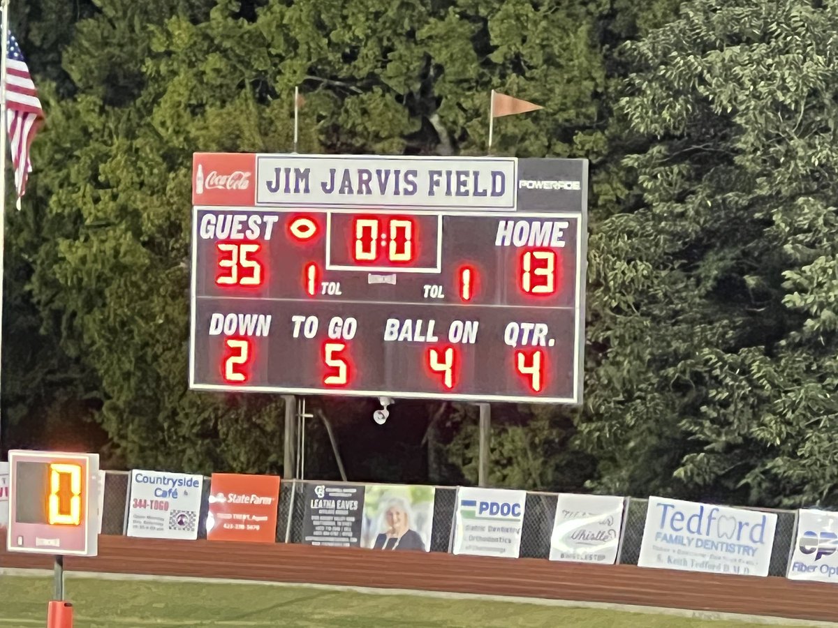 CandiceBelt's tweet photo. Headed back north with the dub! @valley_fb #OneValley #MustangMade #Exit33 https://t.co/2UiELJsOtW
