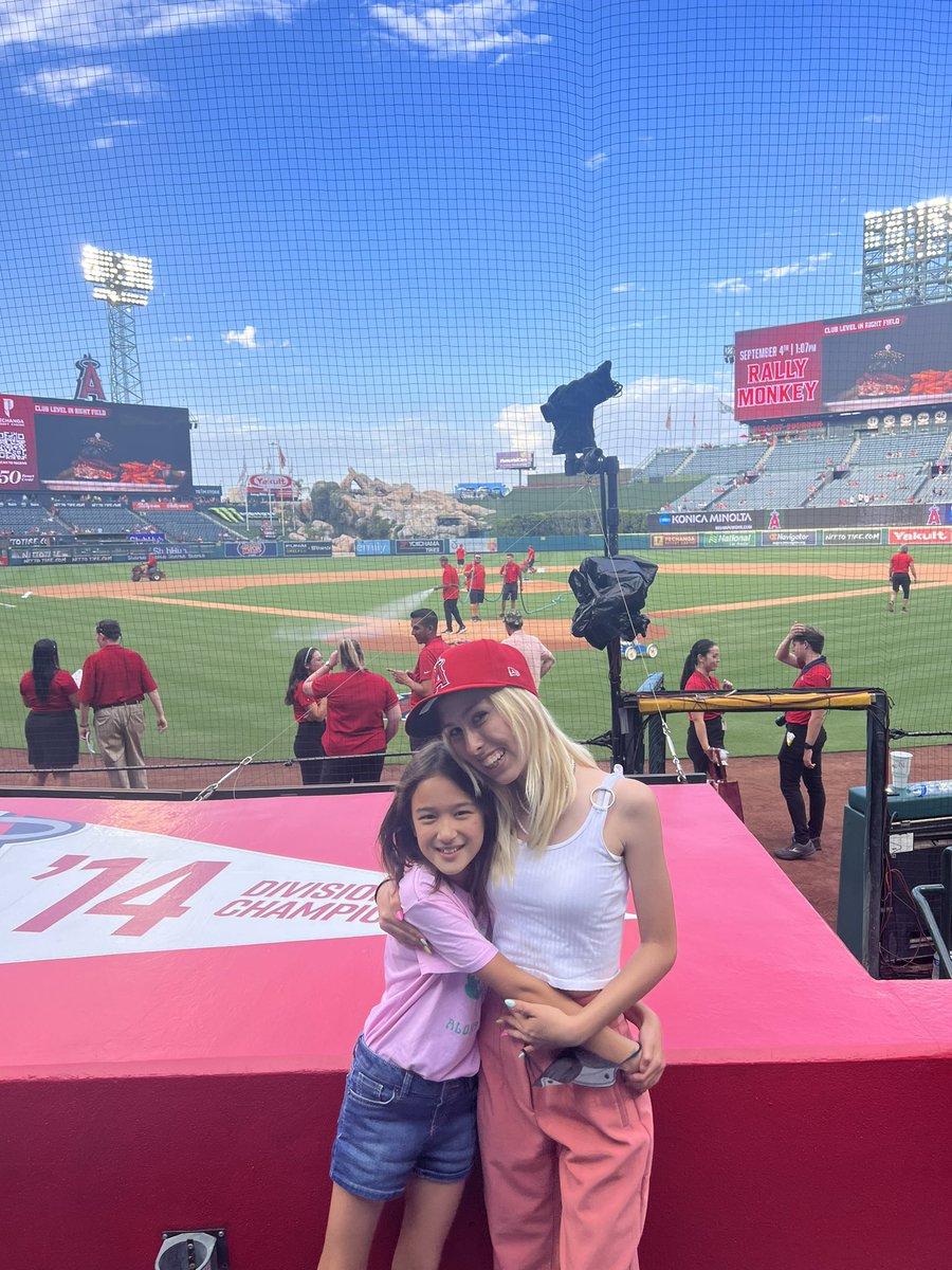 jesshuerta_'s tweet photo. #GoHalos https://t.co/8pYz6uhyGw
