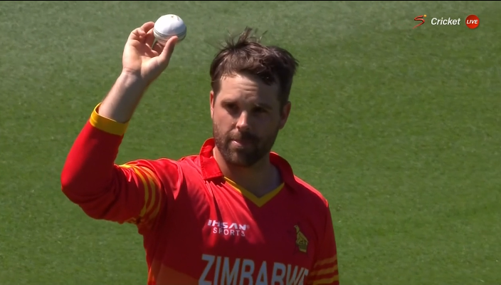 GodwillMamhiyo's tweet image. Class from Ponso #AUSvZIM