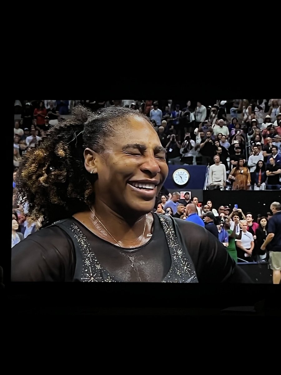 Ons_Jabeur's tweet photo. The goat @serenawilliams ❤️ thank you Serena ❤️ https://t.co/VKLUynps6b