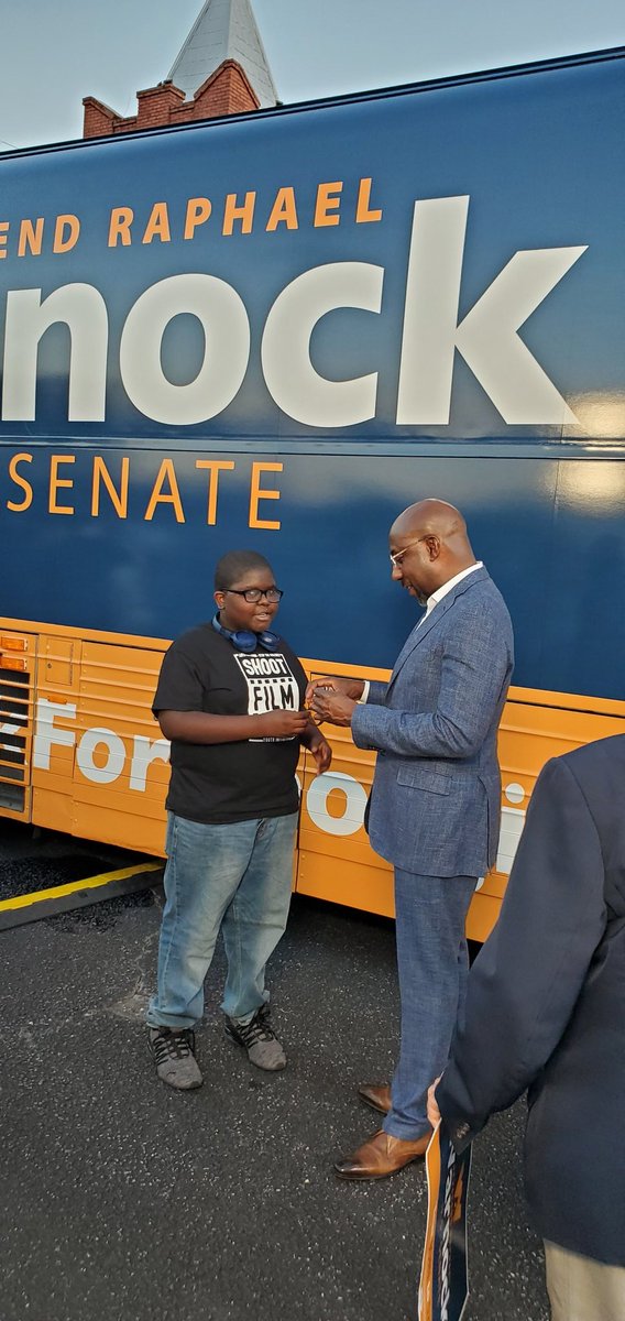 FilmGuns's tweet photo. @ReverendWarnock @SanfordBishop @ToyiaTucker_D4 @teresatomlinson
#StandTogether #HealAmerica #SummerOfHealing #ShootFilmNotGuns https://t.co/5l3a9kqX77