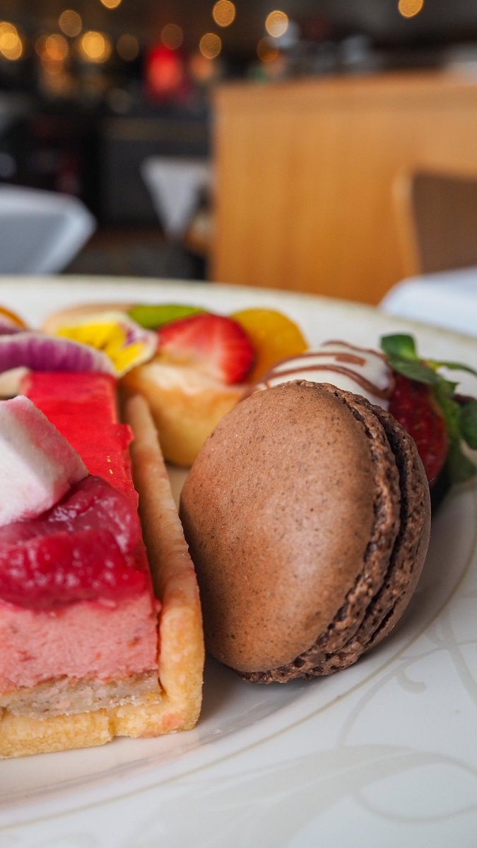 FlyingScotsGirl's tweet photo. {Gifted} wonderfully unique High Tea in Sydney with @headout aboard #CaptainCookCruises!
#headoutinsydney #visitsydney https://t.co/15FLRcsLfJ