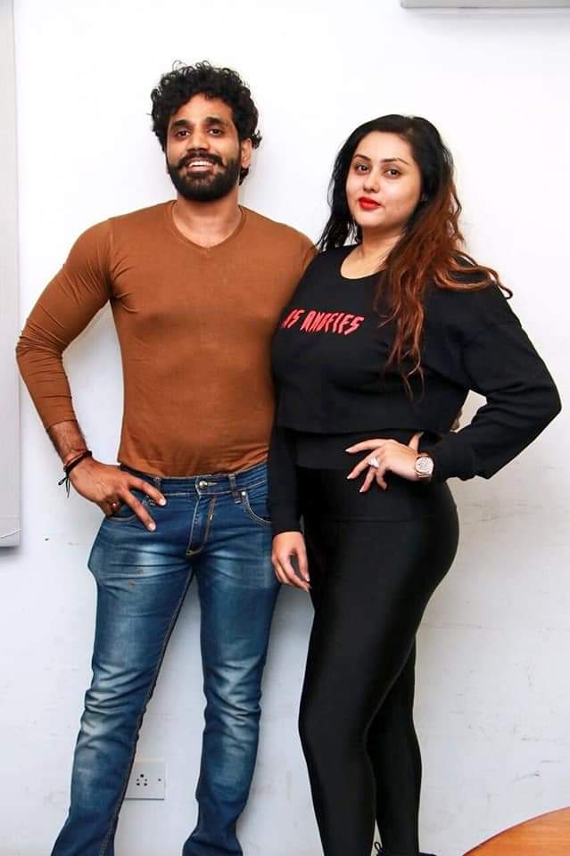 kayaldevaraj's tweet image. Lovely couple #Namita with her husband at #KoothanAudioLaunch