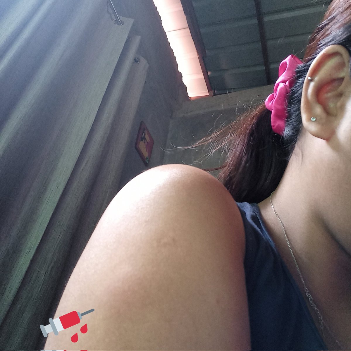 bellelagman's tweet photo. Grabiii, sakit. ๐๐ฅฒ Bigat kasi ng kamay nung nag inject kahapon. ๐๐ฅฒ๐ฅ #FullyVaxxed #FullyBoosted #FluVaxx https://t.co/6ymBpPF94b