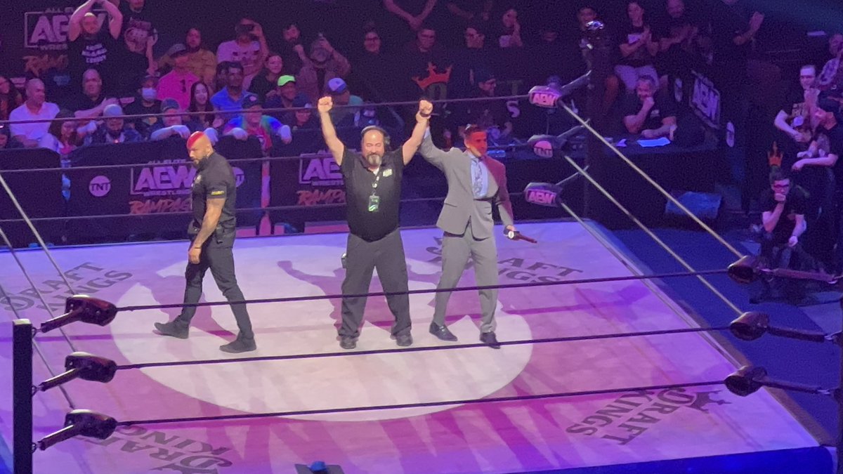 dothemovepod's tweet image. he's not OUR Bob but we still love Bob

#DoTheMove #AEW #AEWRAMPAGE @AEW