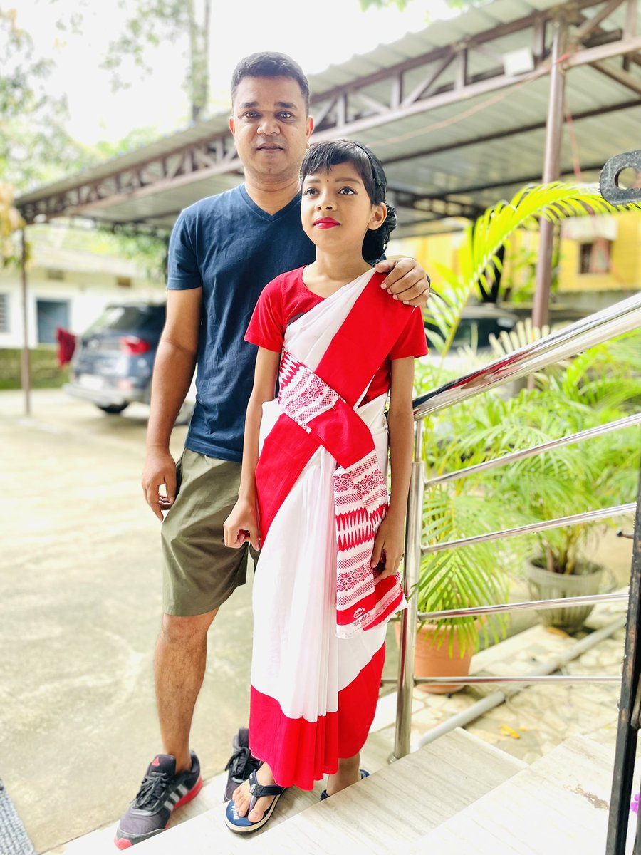 abhayminz's tweet photo. Son Aiwan was to clad as Tribal Women. Causally I asked if he was comfortable. Oh yes papa! I am. My teacher has told me, if you feel uncomfortable that means You Don’t respect Women!!! This teaching is invaluable. Happy Teachers Day @AdiwasiVoice https://t.co/n8YQhStmeY