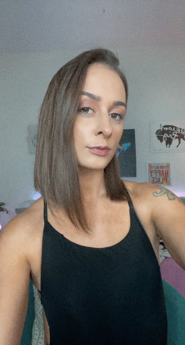 I&rsquo;m live on @chaturbate, link here: https://t.co/R0cDxl53zT https://t.co/AS0v9V9umw<a class="tags" href="/tag/chaturbate">@chaturbate</a>