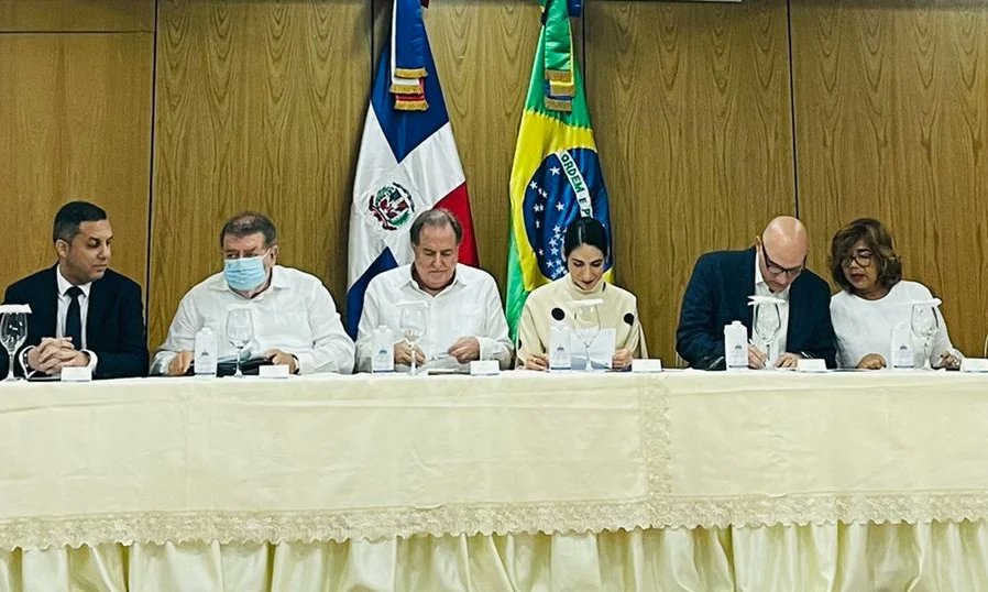 jlmorillofrias's tweet photo. Hoy estuvimos participando en el cierre de la IV Reunión del Grupo de Trabajo de Cooperación Técnica Brasil – República Dominicana. El país avanza de la mano de la Cooperación.
#seguimosaportando
@mirexrd
@mepydrd
@embajadombrasil 
@patriciavillegasc
@pavelisacontreras https://t.co/xGozPtExlC