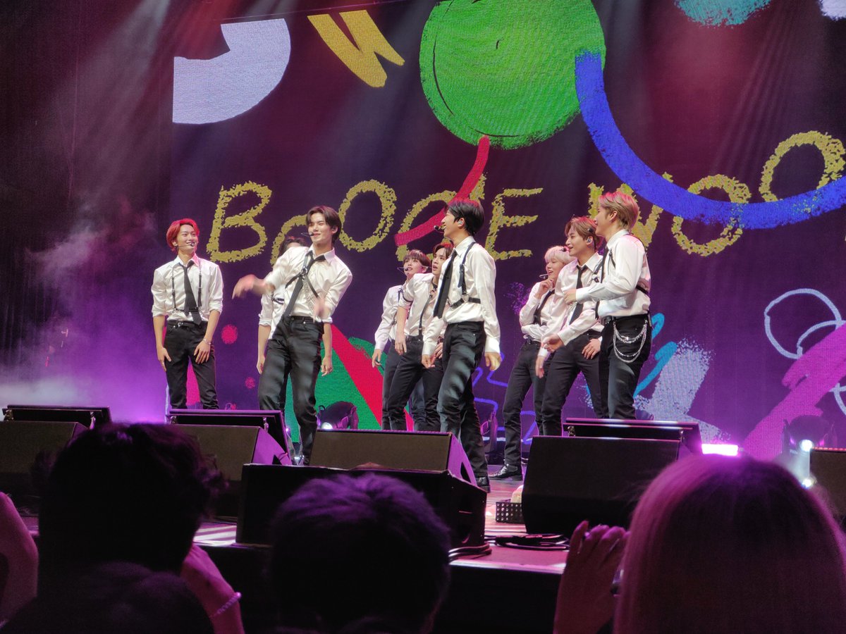 MisterTaxi5's tweet photo. #CRAVITY performing Boogie Woogie
#크래비티 #KCON #KCON2022USTOUR #KCONTOUR #kconny https://t.co/aJiLySW5kt
