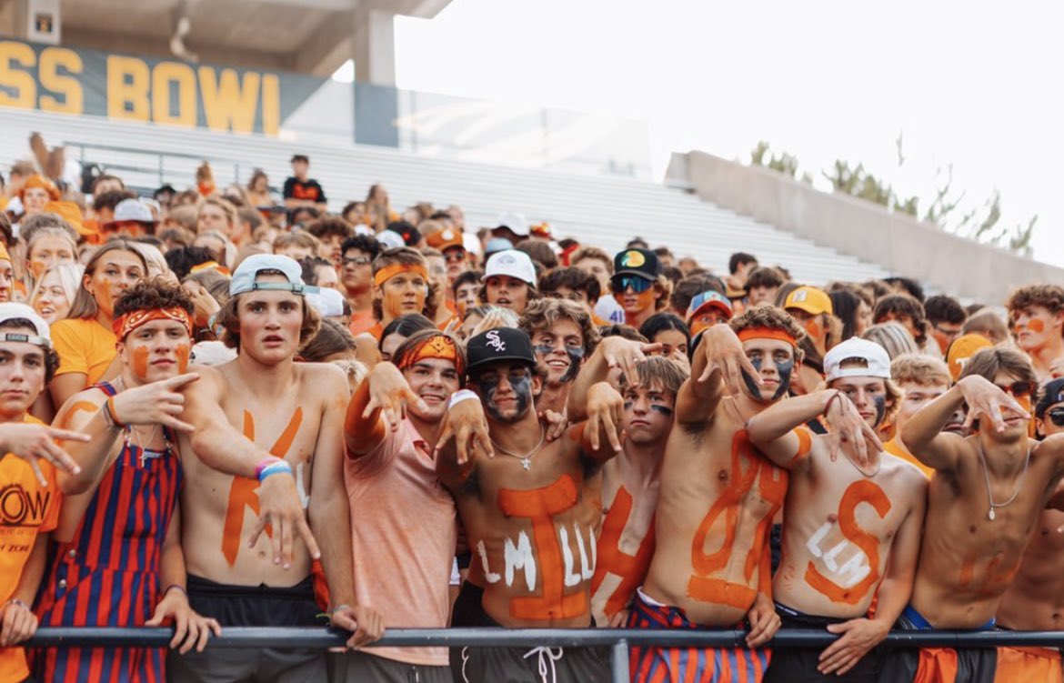SFSStudSect's tweet photo. WE LOVE YOU MARVELOUS.🧡 WE WONT EVER STOP SCREAMING YOUR NAME.🗣 #LLM #SSOTW @BCSNsports @JordanStrack https://t.co/4h01HkdhUX