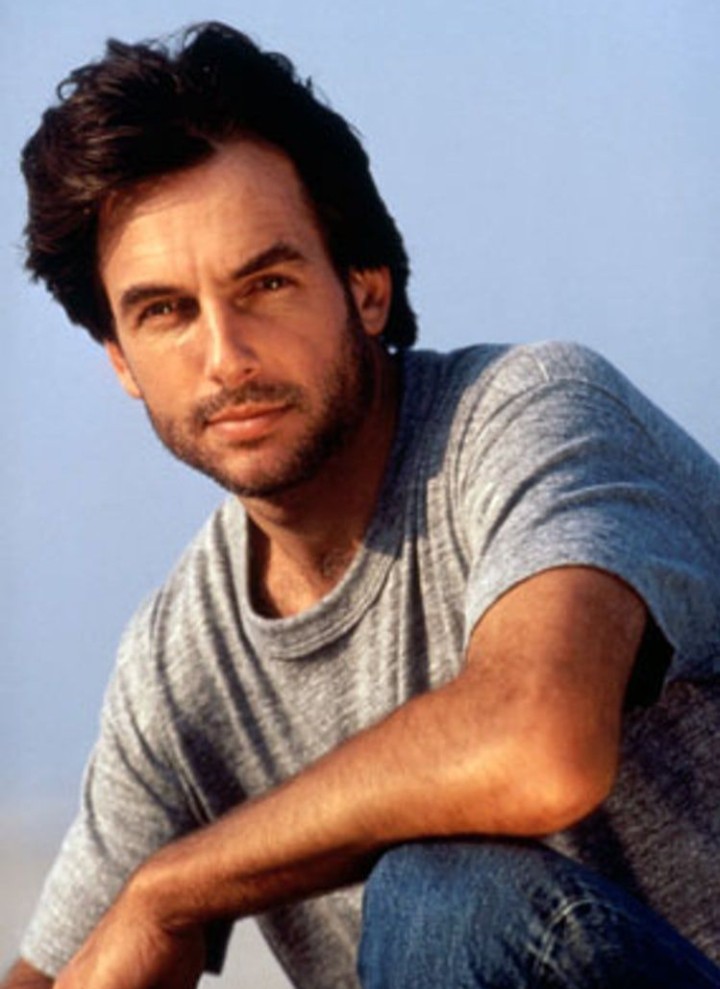 I almost forgot to wish my fake dad a happy birthday today!!  Happy 71st birthday Mark Harmon, you\re my favorite. 