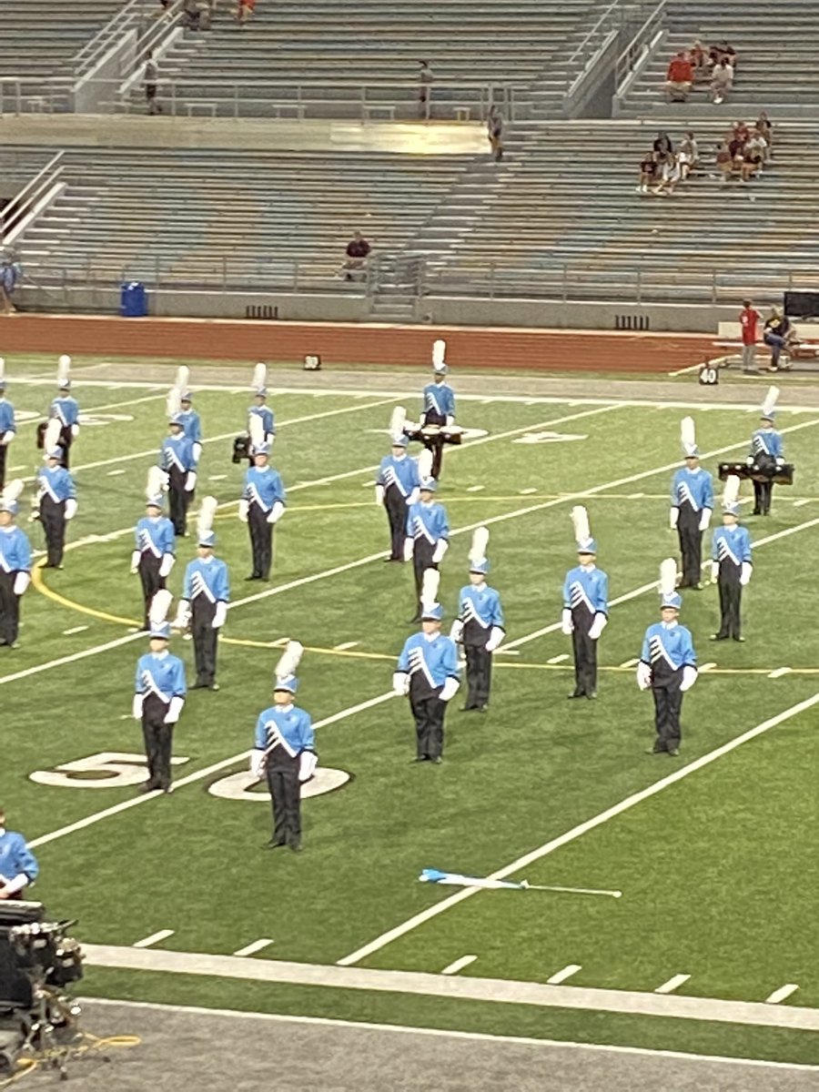 JenLellig's tweet photo. Not me holding back tears watching my niece as a freshman in marching band πππ#ProudAuntie #bandgeekforlife https://t.co/WEm5RwWtIR