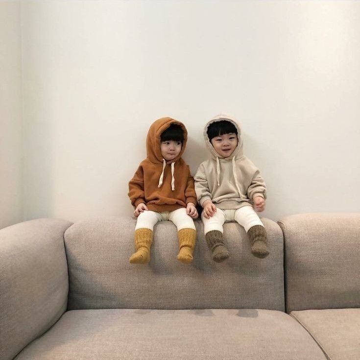 Jujujujuned's tweet photo. And our twins! https://t.co/ZWH8AQH4NO