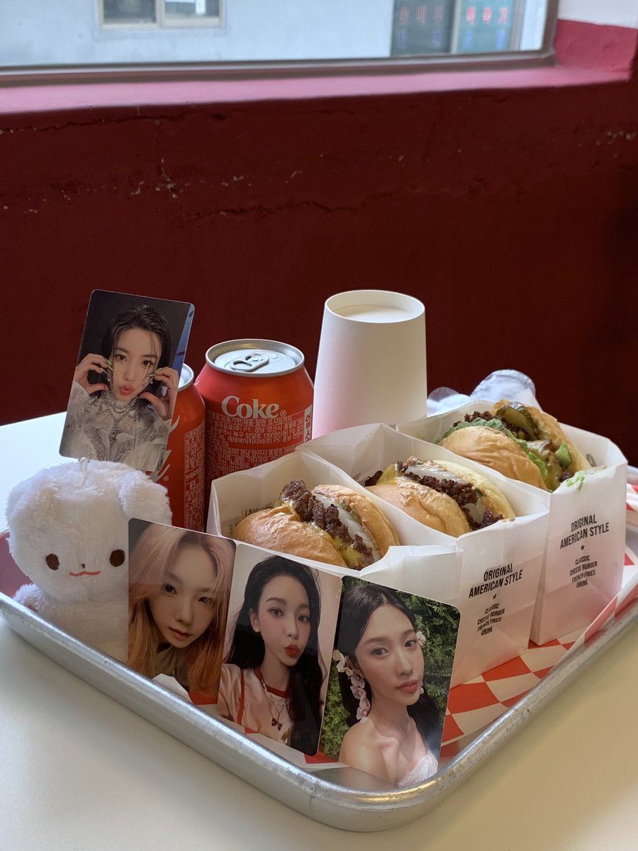 lurvewave's tweet photo. #함께걷는댕구와_발을맞추고
댕구는 어디에나 있다 ｡ https://t.co/jfPnoglbgZ