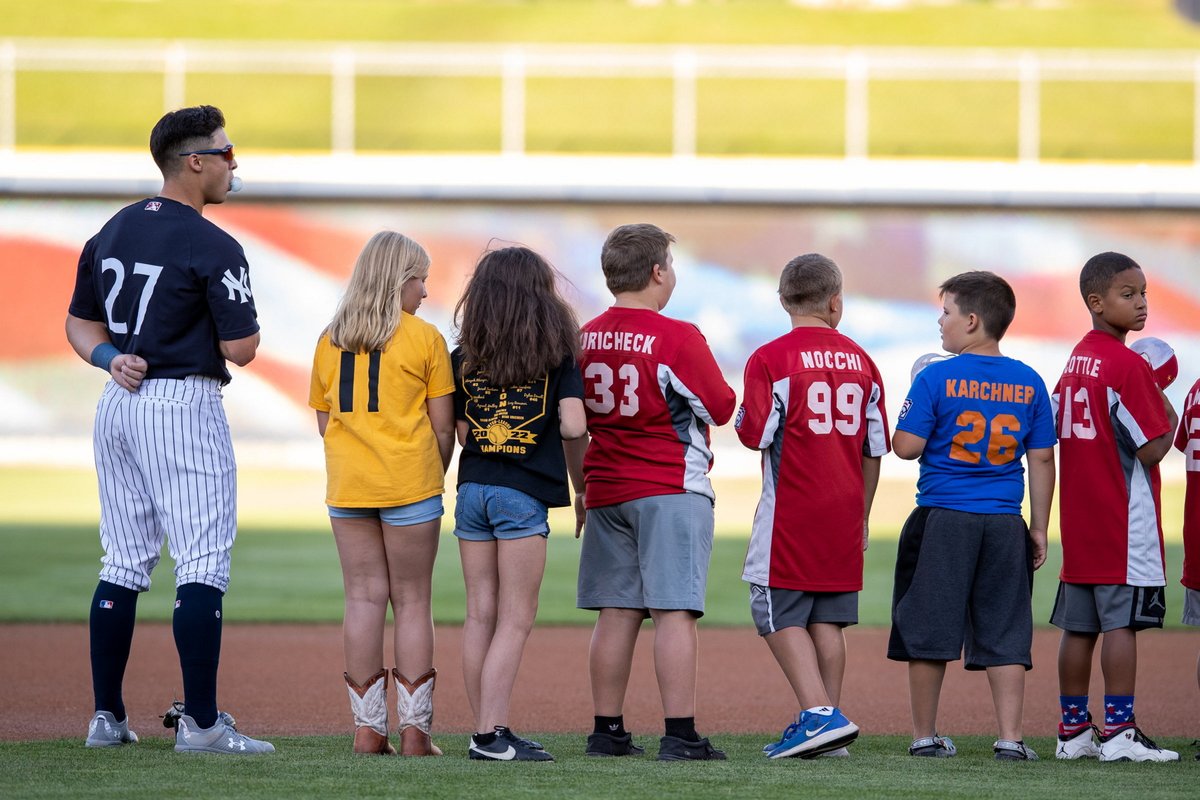 Conor Foley (@conorfoleyyes) on Twitter photo Anthony Volpe with some Little Leaguers prior to tonight's game.
(Photo by my guy, <a href="/cddolan/">Chris Dolan</a>.) Anthony Volpe with some Little Leaguers prior to tonight's game.
(Photo by my guy, <a href="/cddolan/">Chris Dolan</a>.)