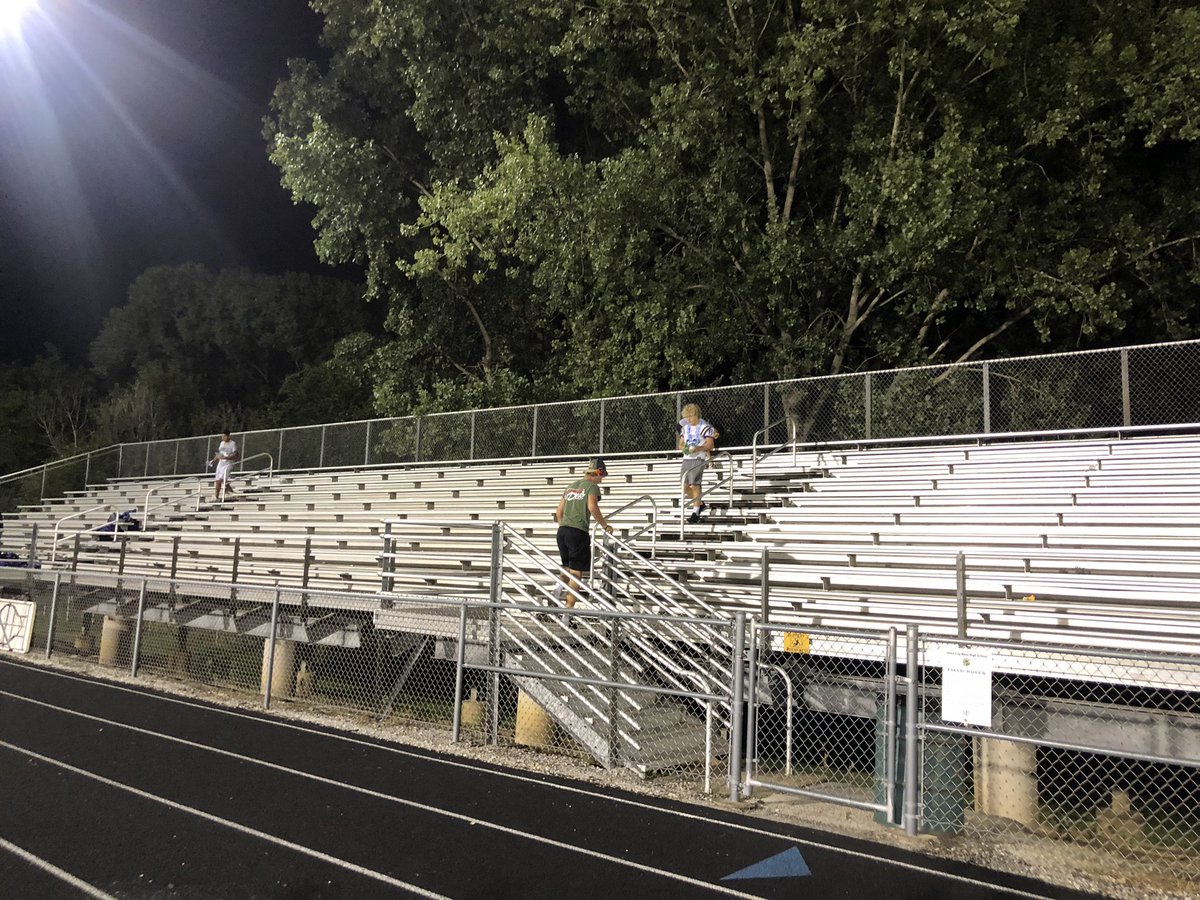 So impressed &amp; thankful for <a href="/MuscatineHS/">Muscatine HS</a> football players picking up after them at <a href="/ICWestFB/">Iowa City West Football</a> game!  #charactercounts