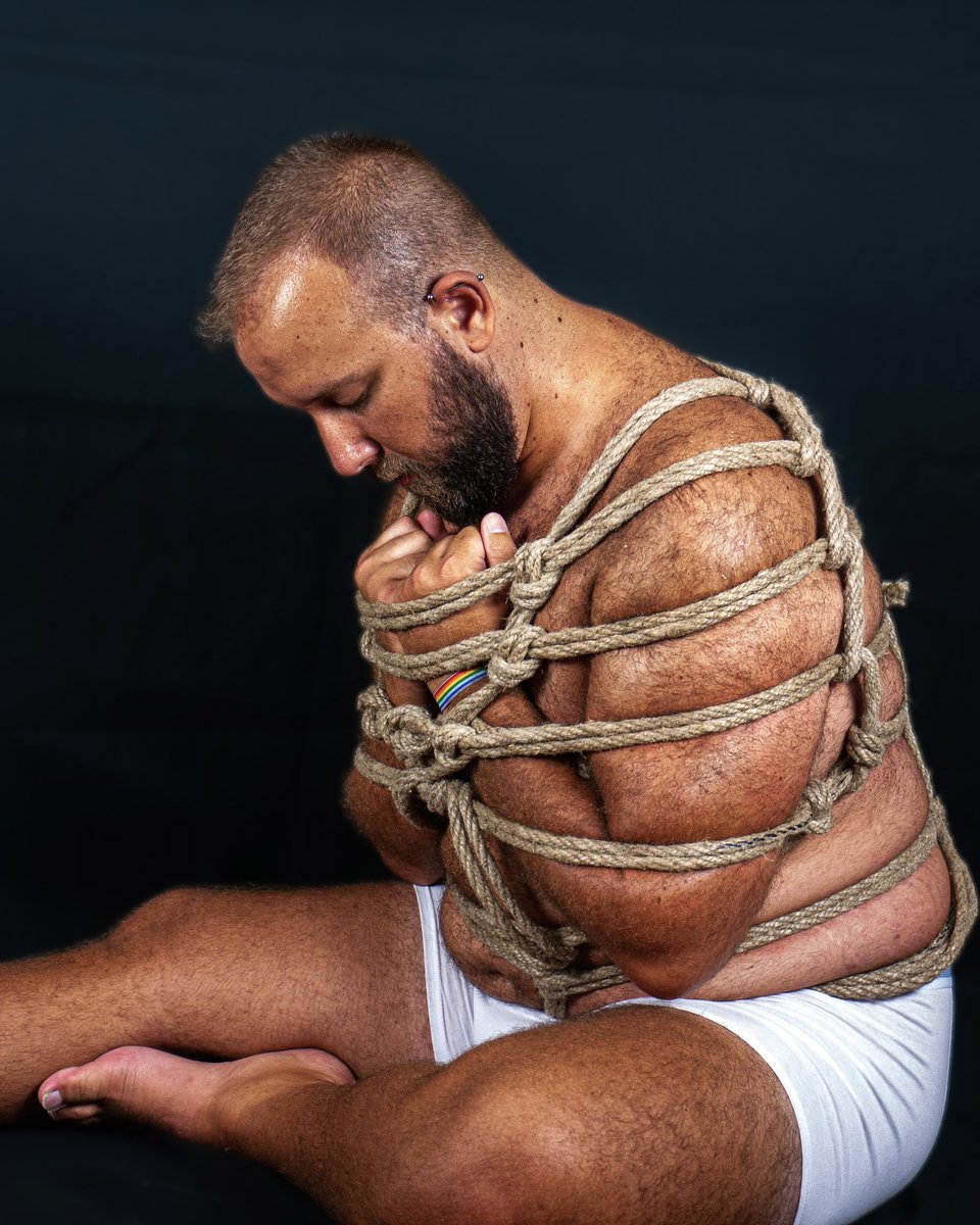 Shibari_Men's tweet photo. 🪢Le fisherman🪢 #shibari 
.
#gay #Toulouse #gaytoulouse #shibariart #shibariart #shibariphotography https://t.co/d6l55Qb6DD