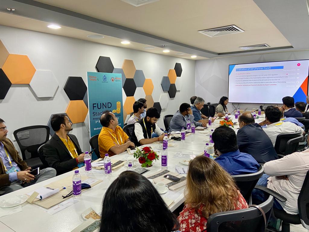 startup_odisha's tweet photo. During the interaction with Investors, Evangelist Startup Odisha, presented the Odisha Startup Growth Fund (Fund of Funds) in the sidelines of #Fundstack2.0.
#startupodisha

@MsmeDepartment  @minmsme https://t.co/iR8Rw9DjNY