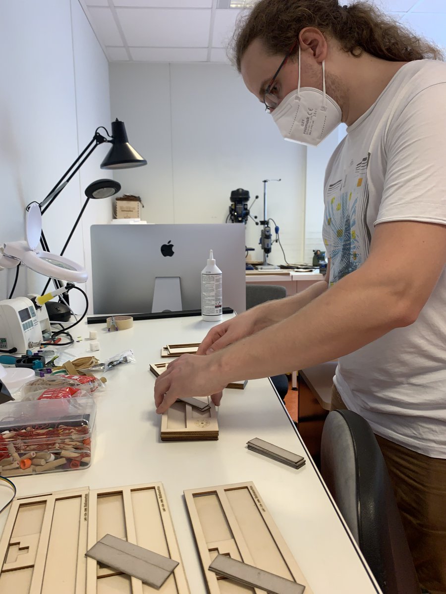 Mathemarium's tweet photo. Hier, grosse journée au #fablab avec la fabrication de 9 abaques (8 petites, 1 grande) pour l'atelier "Automates Cellulaires" présenté à la #FDS2022. Conçu par Félix et Victor, doctorants en Maths au @LjadNice dans le cadre de notre #FormationDoctorale à la culture scientifique https://t.co/zmHsecFFK2