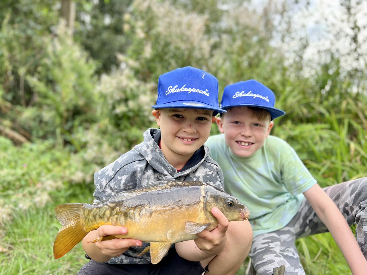 fishingfamilyuk's tweet photo. Milo & Max were back on the bank last week!
#takeyourkidsfishing #makeitfun
#hindersbait #shakespeare #fisherwick #getfishing #iycf #fishing #polefishing #startfishing #angler #angling #nationalfishingmonth #pecheur #fishingkids #fishinglife #fishingfamily https://t.co/87R9dxcLVM