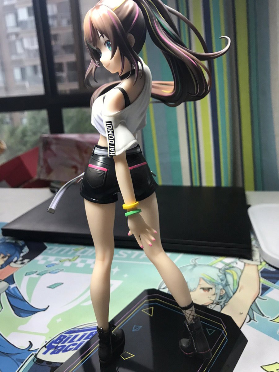 Cecily1989417's tweet photo. I received a Kizuna AI figure.
It's so cute!
Can be displayed in the room🥰 https://t.co/WYNbn1gRO4