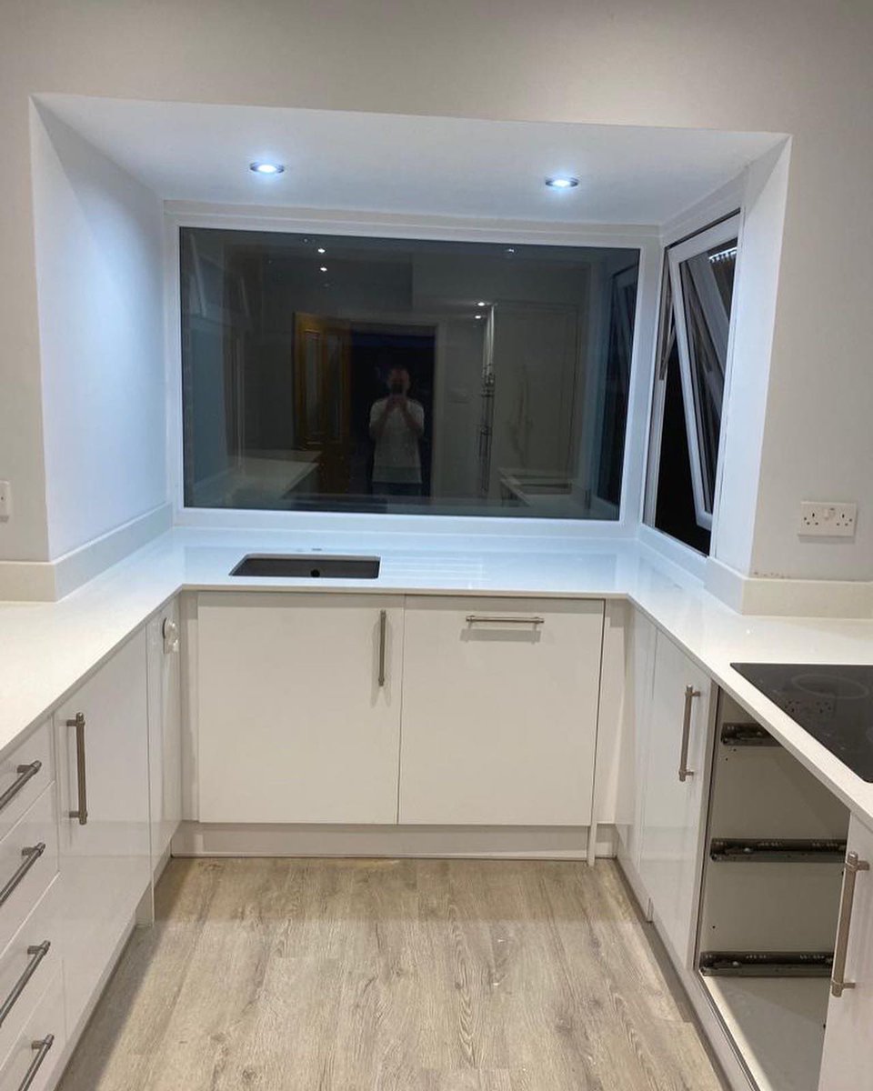 StadiumStone1's tweet photo. White Shimmer #quartzworktops #quartzkitchen #quartzkitchencountertops #quartzkitchentops #quartzountertops #quartzbreakfastbar https://t.co/CmVRQgHvrl