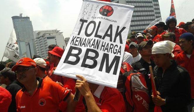 AstreaPRIMA6's tweet photo. @Muki_Bong @FerdinandHutah4 @prastow @YouTube Nitip juga Om, kemeriahan Warga Merah menyambung kenaikan BBM https://t.co/SAQn7KOl5D