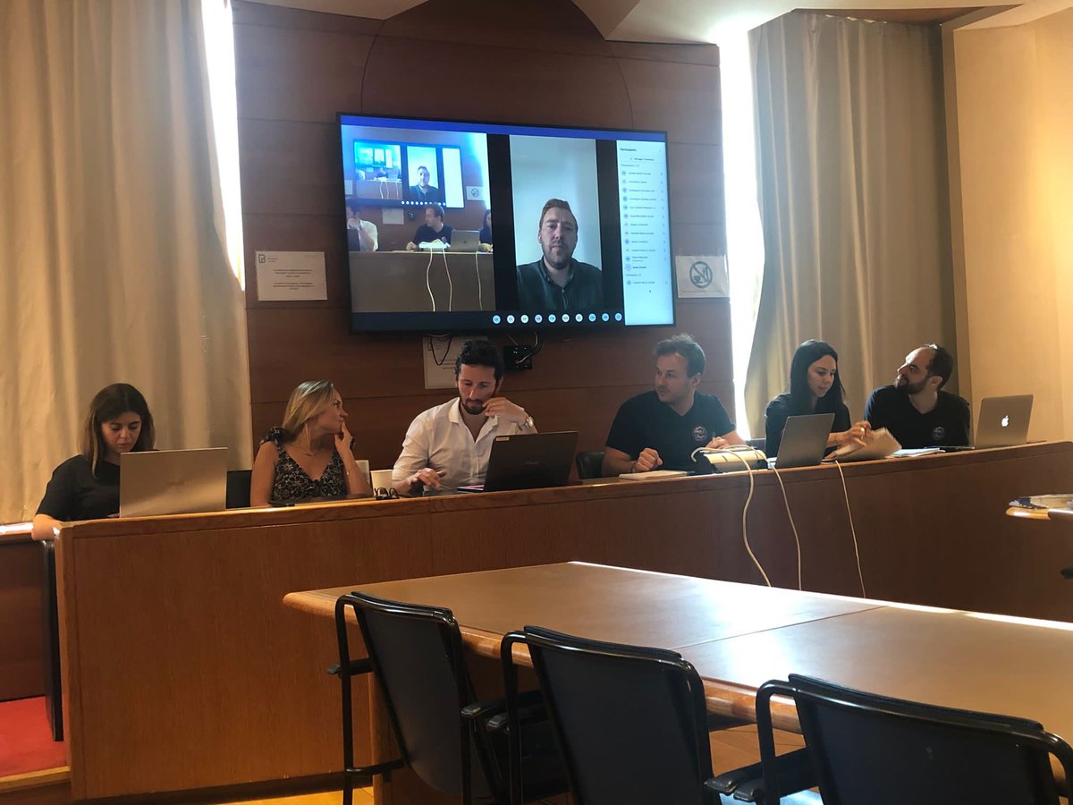 fnuja's tweet photo. 🔵🟡 La @fnuja fait sa rentrée 🎒📝
Début du #comitéfnuja avec les actualités du bureau qui n’a pas chômé cet été ! https://t.co/jVy9p8QaxB
