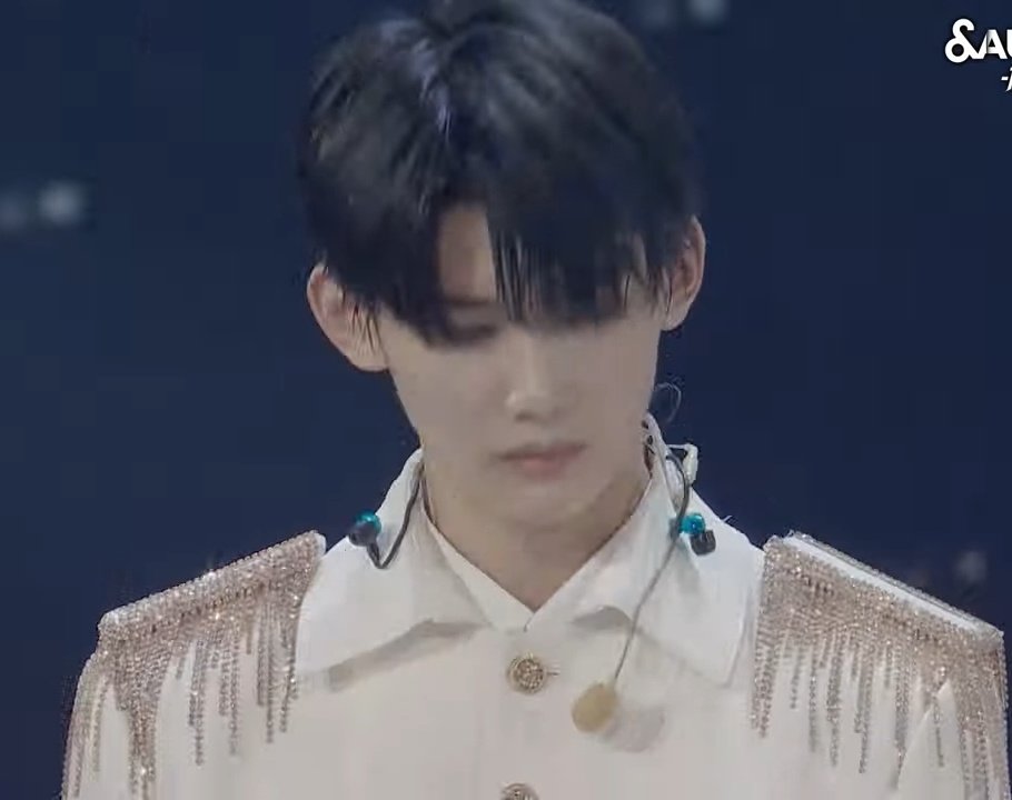 0408FEED's tweet photo. he's glowing #JOASAKURA #andAUDITION https://t.co/rucpnxaPPx