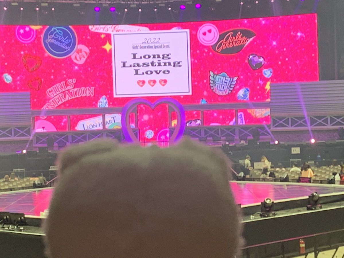 언니들 키싱유 해줘🍭🍭
 #함께걷는댕구와_발을맞추고