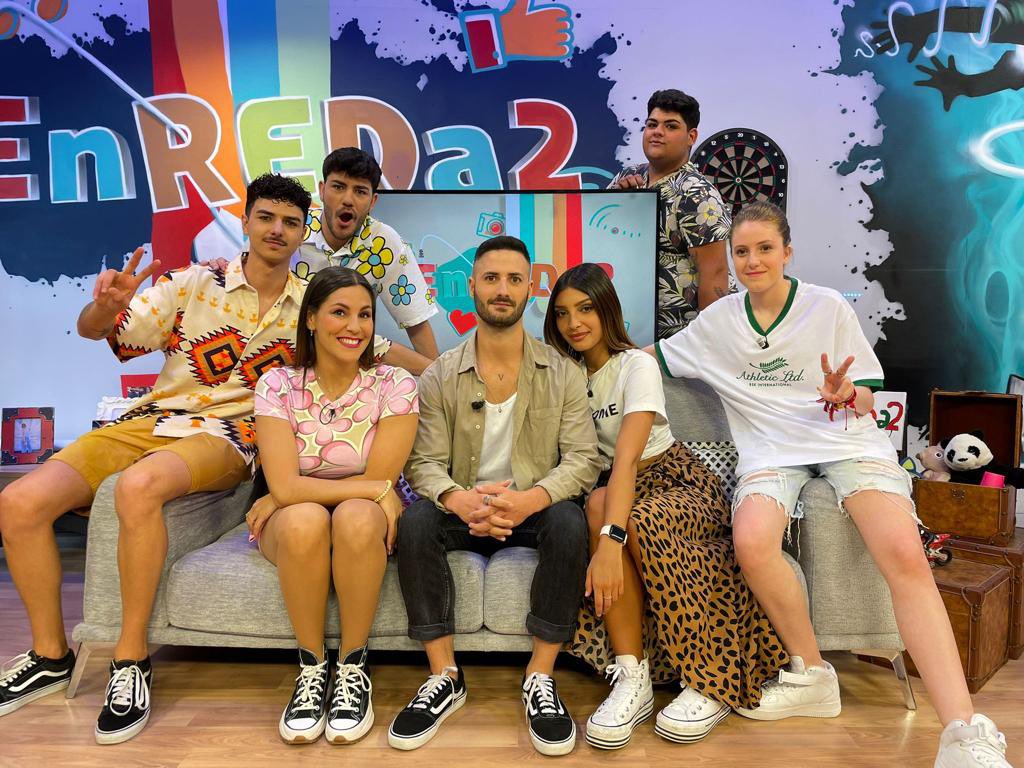 EnREDa2CS's tweet image. Arrancamos… 

Hoy con @sensilloconS y @OGiselahidalgo 

Vente al piso más educativo y divertido de @canalsur #EnREDa2cs