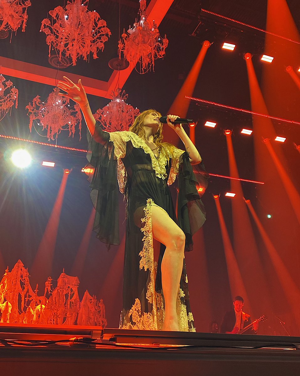 Florence + the Machine peforming on the first night of the Dance Fever Tour.

Via <a href="/celestialvaults/">ella ✨🪉</a>