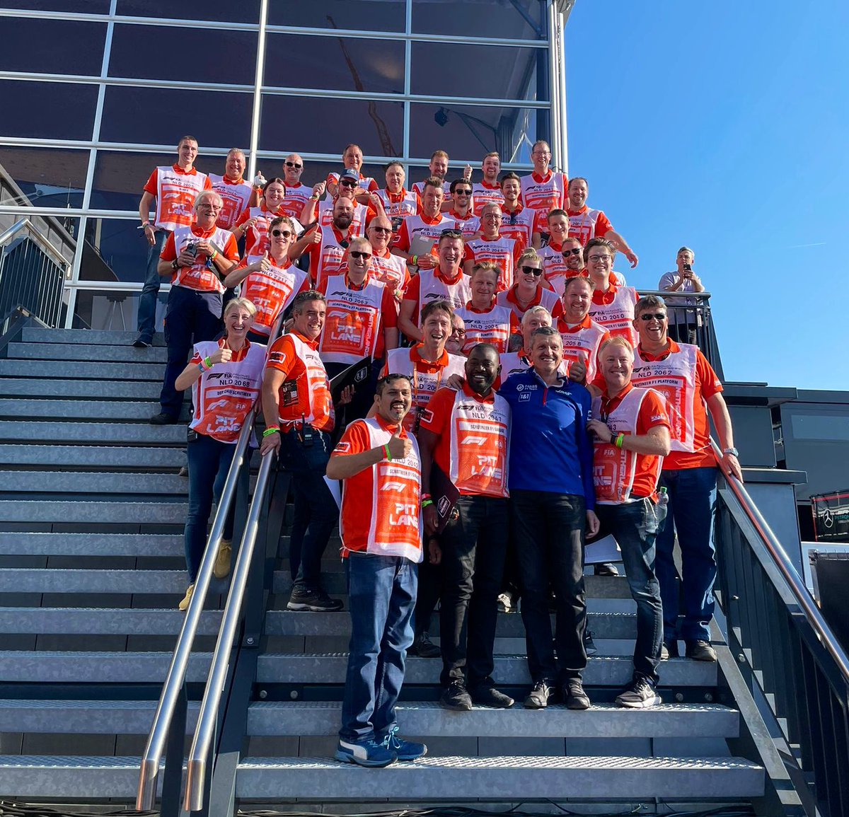 Steiner photobomb! 📸

Thank you to all the marshals who allow us to go racing at each and every Grand Prix!

#HaasF1 #DutchGP