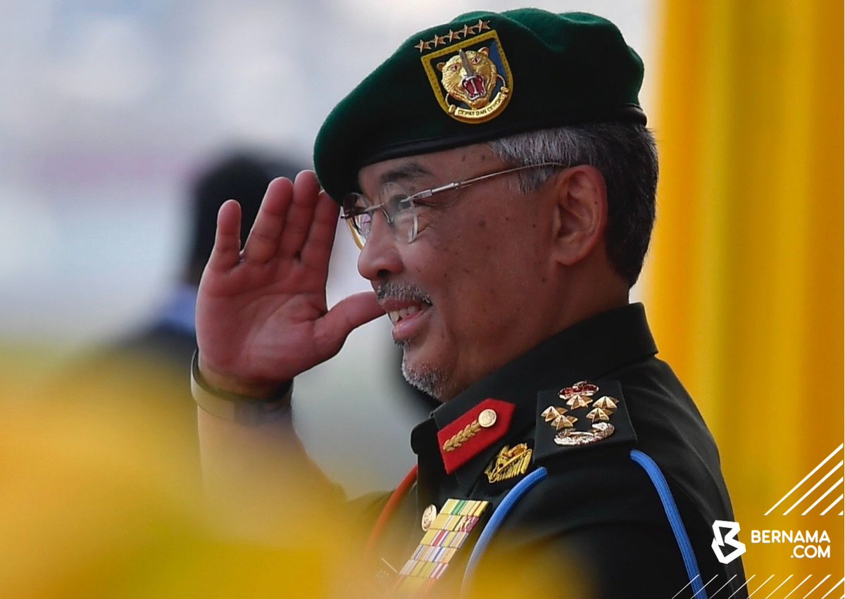 bernamadotcom's tweet photo. Agong zahir ucapan tahniah dan setinggi penghargaan kepada kerajaan, peserta dan penganjur atas kejayaan sambutan Hari Kebangsaan 2022 yang cemerlang - Istana Negara

@ISTANANEGARA_ https://t.co/1MVM3RUufK