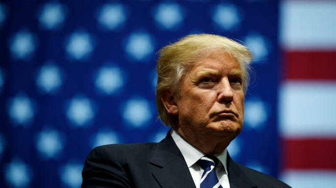 Si quieres libertad siente orgullo de tu país, si quieres democracia, aferrate a tu soberanía, y si quieres paz, ama tu país. El futuro no pertenece a los globalistas, el futuro pertenece a los patriotas. Donald Trump, ante la ONU. 2