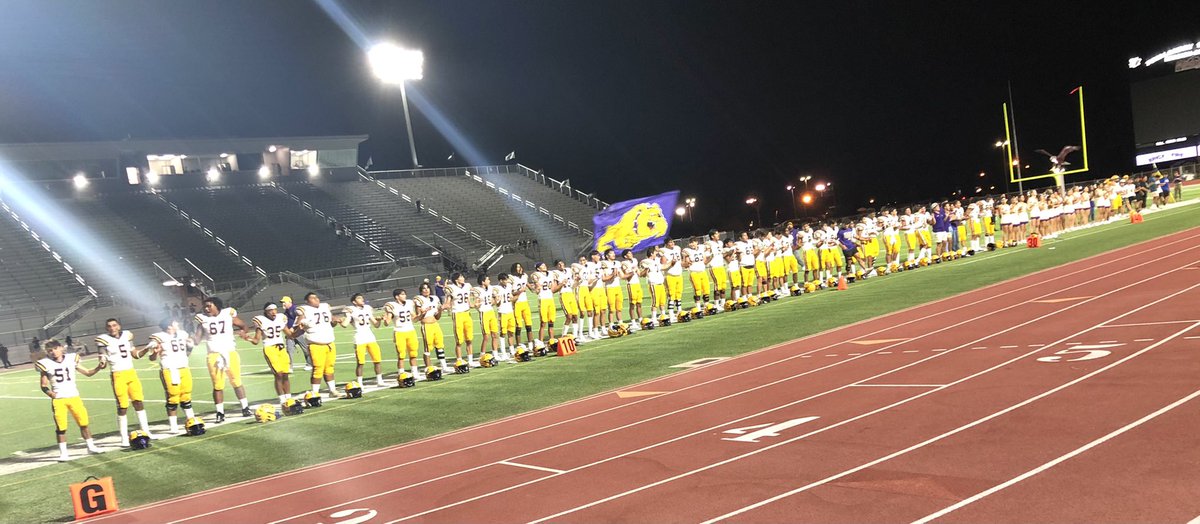 sheblac0208's tweet image. And that’s a McHi win!!! Congratulations Bulldogs! 💛🏈💜 #AllOrNothing #StayPurple @McHi_Blitz1909