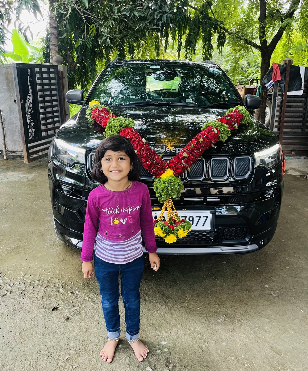 Sunil45_'s tweet photo. Jeep compass in the house 🏡 😍

#jeepcompass https://t.co/pziDey2RtB