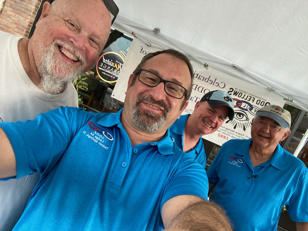 IOOFTarpon34's tweet photo. #IndependentOrderOfOddFellowsTarponSpringsLodge34 at #TarponSprings #FirstFriday festivities!
#OddFellows #IOOF #AMIMK #AskMeIMayKnow #TarponSprings #SocietyWithSecrets #TampaBay @IOOFTarpon34 https://t.co/MVdHlVqCQa