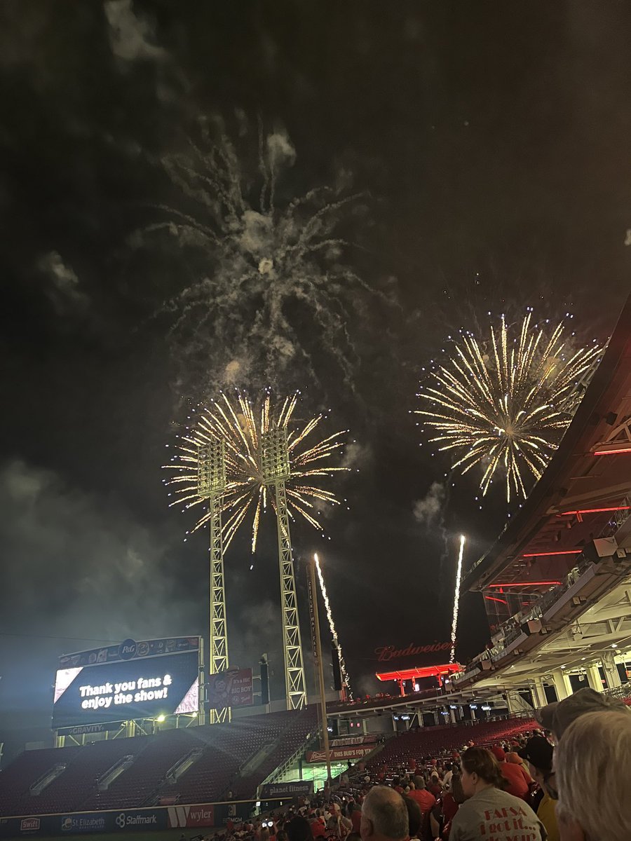 SethArvin_'s tweet photo. Reds game was awesome! Shoutout to Spencer Steer heck of a game! https://t.co/0l6UIa48S1