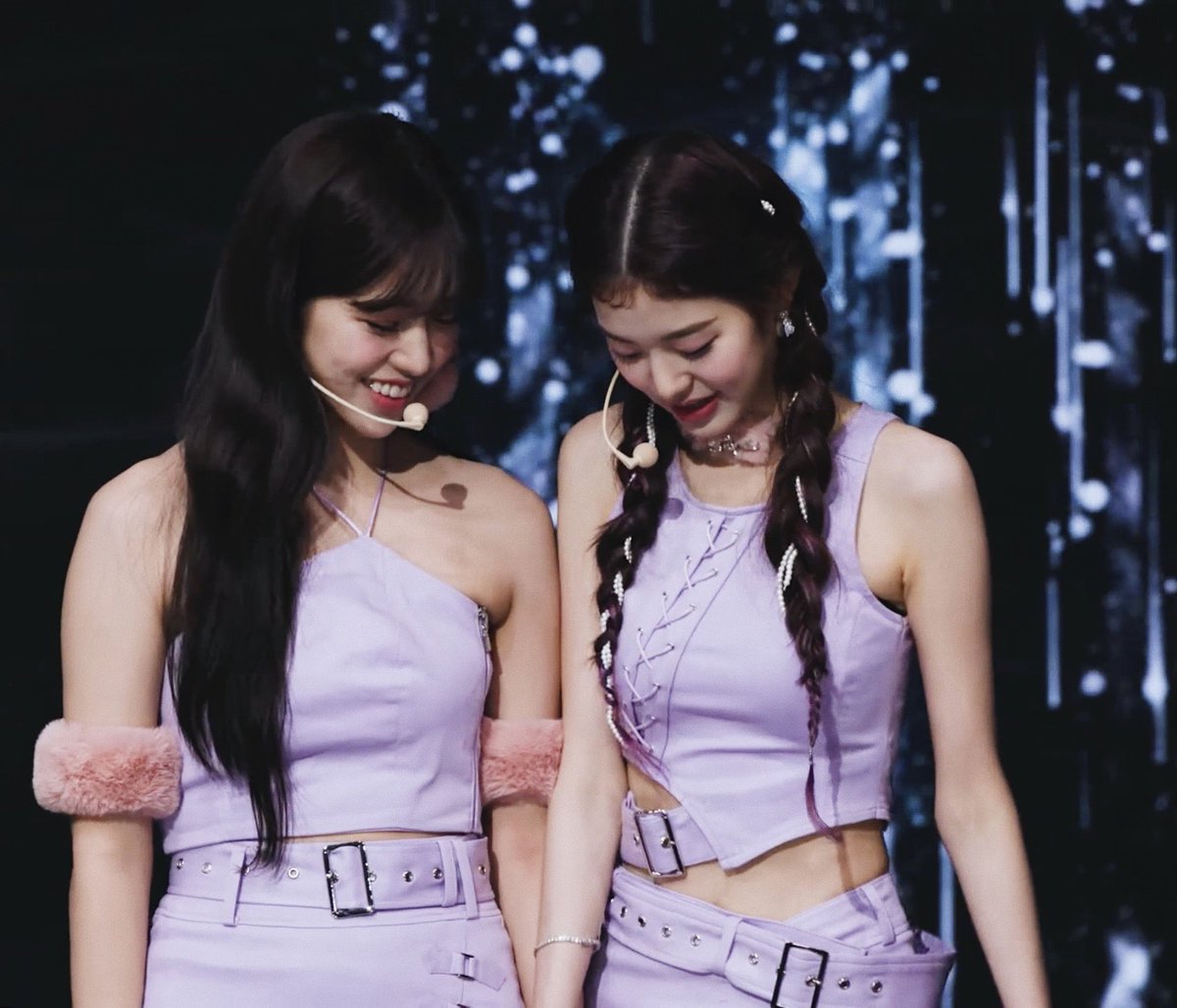 annyeongzsnapx's tweet photo. 👭🏻 https://t.co/AbeMjAICsQ