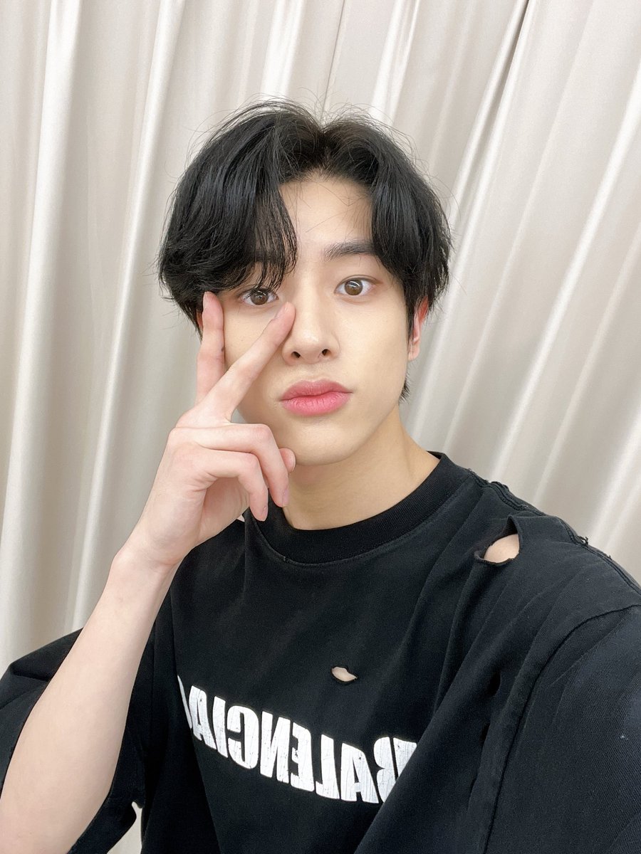 It’s not too late to welcoming September, right? There’s only days left until for our concert, please wait for us, ENGENEs!