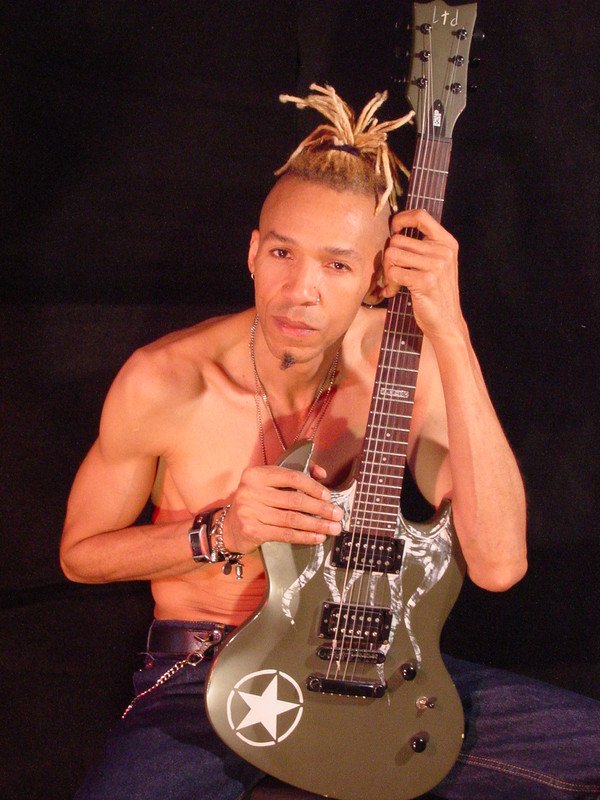 MaxxGhe's tweet photo. 03/09/1950.
Nasce a Braidwood, in Illinois, DOUG PINNICK, polistrumentista, compositore e cantante dei progressive rock KING'S X (e altri progetti).
Dogman: https://t.co/B42qenC6LO
Over My Head: https://t.co/IeOmayIRJr
Black Flag: https://t.co/w0aduShB8v
#DougPinnick https://t.co/mZlDJFJem1