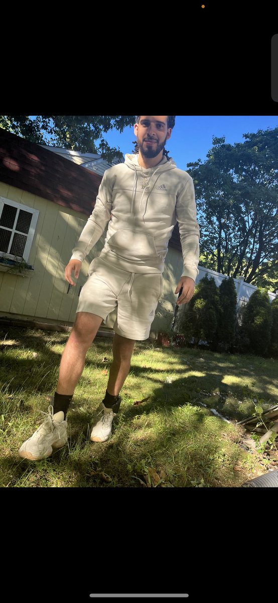 YoungEbe1's tweet photo. Bday fit #28 📸 https://t.co/k5MdgYczdk