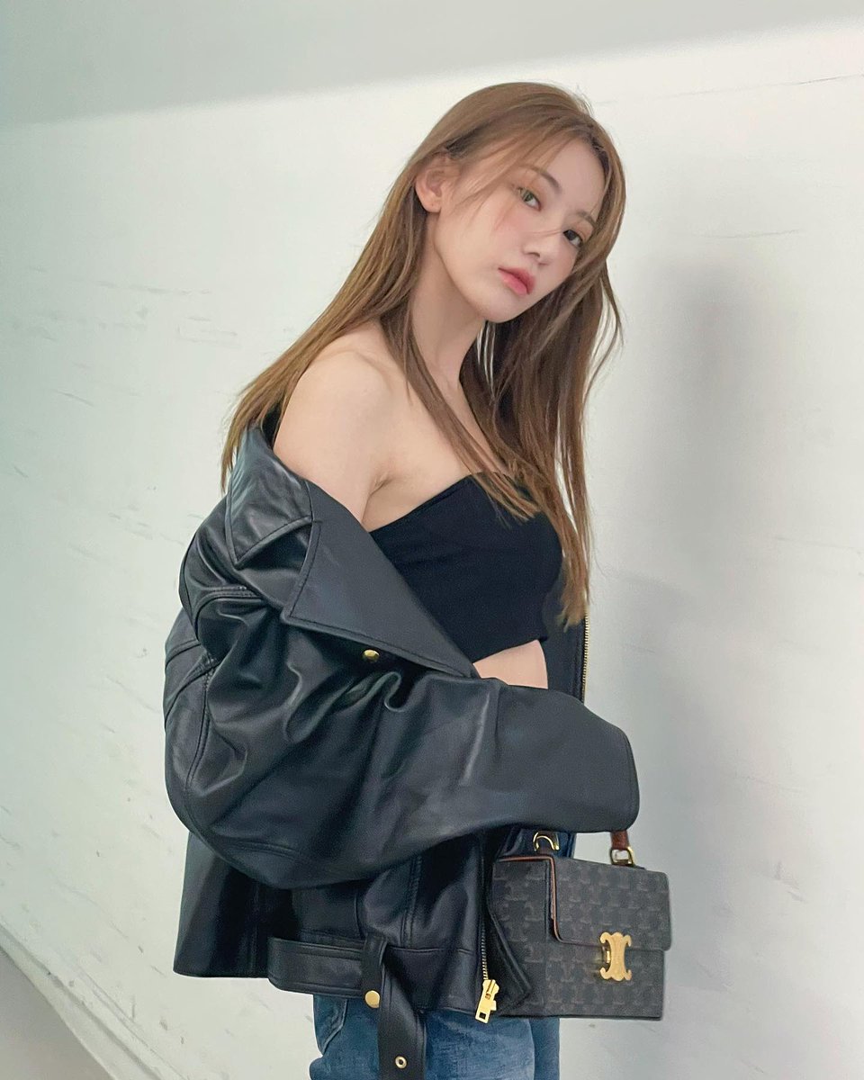 LESSERAFIMPeru's tweet photo. 【FOTOS】Actualización de Sakura en Instagram.

🔗 https://t.co/dmsZGWfHb9

#LE_SSERAFIM #르세라핌 #SAKURA #사쿠라 @le_sserafim @IM_LESSERAFIM https://t.co/pONfi3FBiW